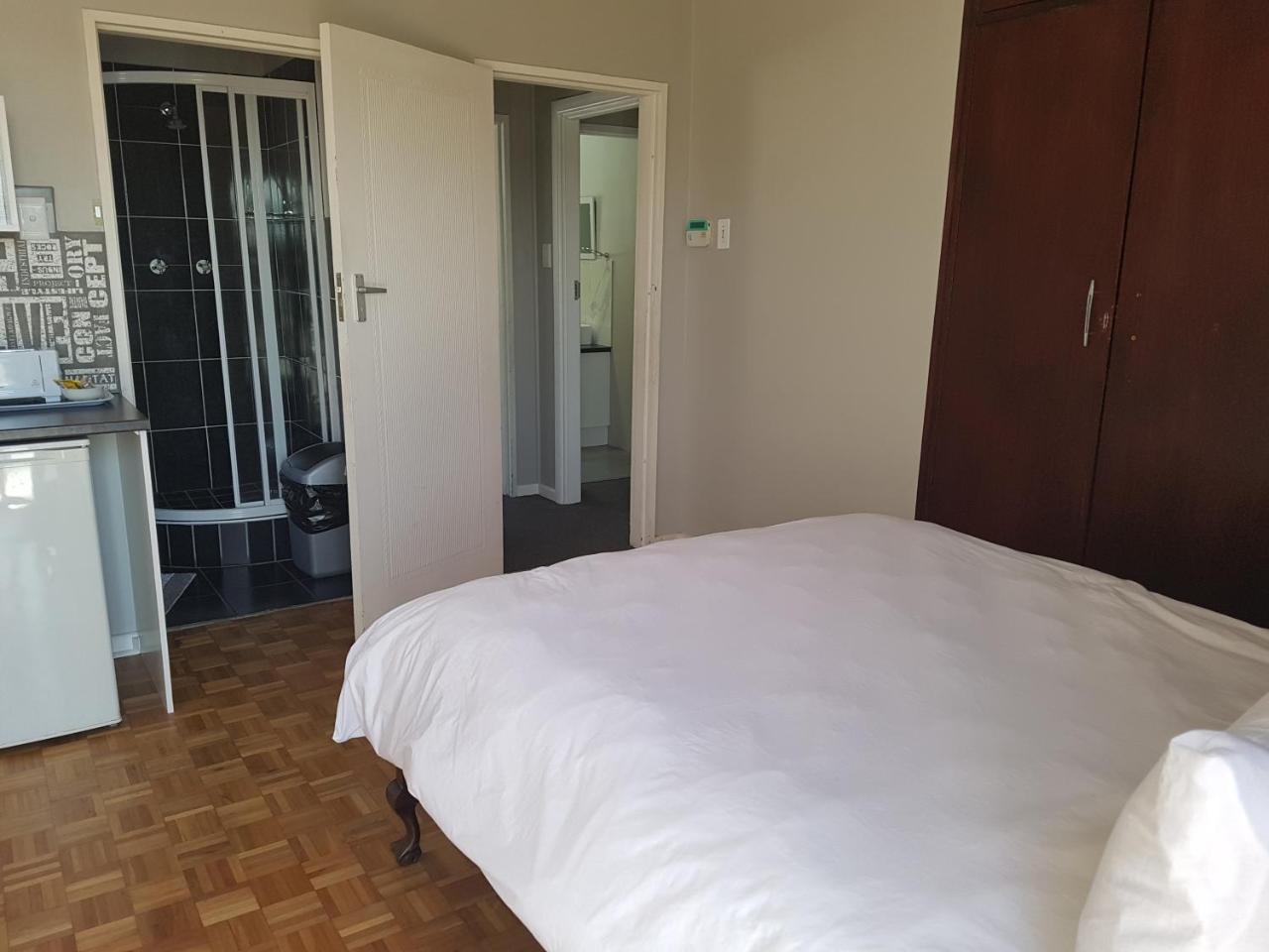 Tyday Accommodation Port Elizabeth Exterior foto